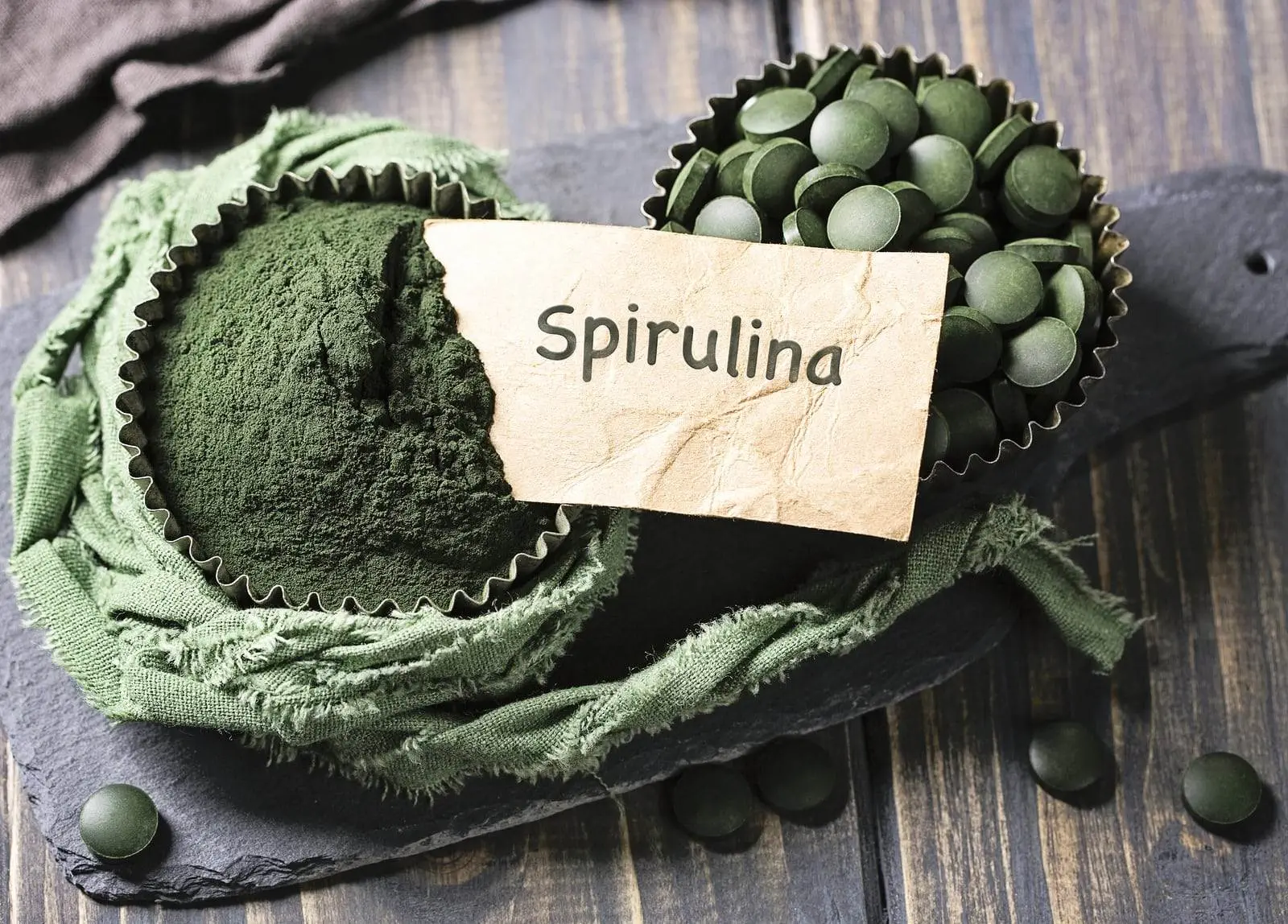 spirulina na twarz do włosów
