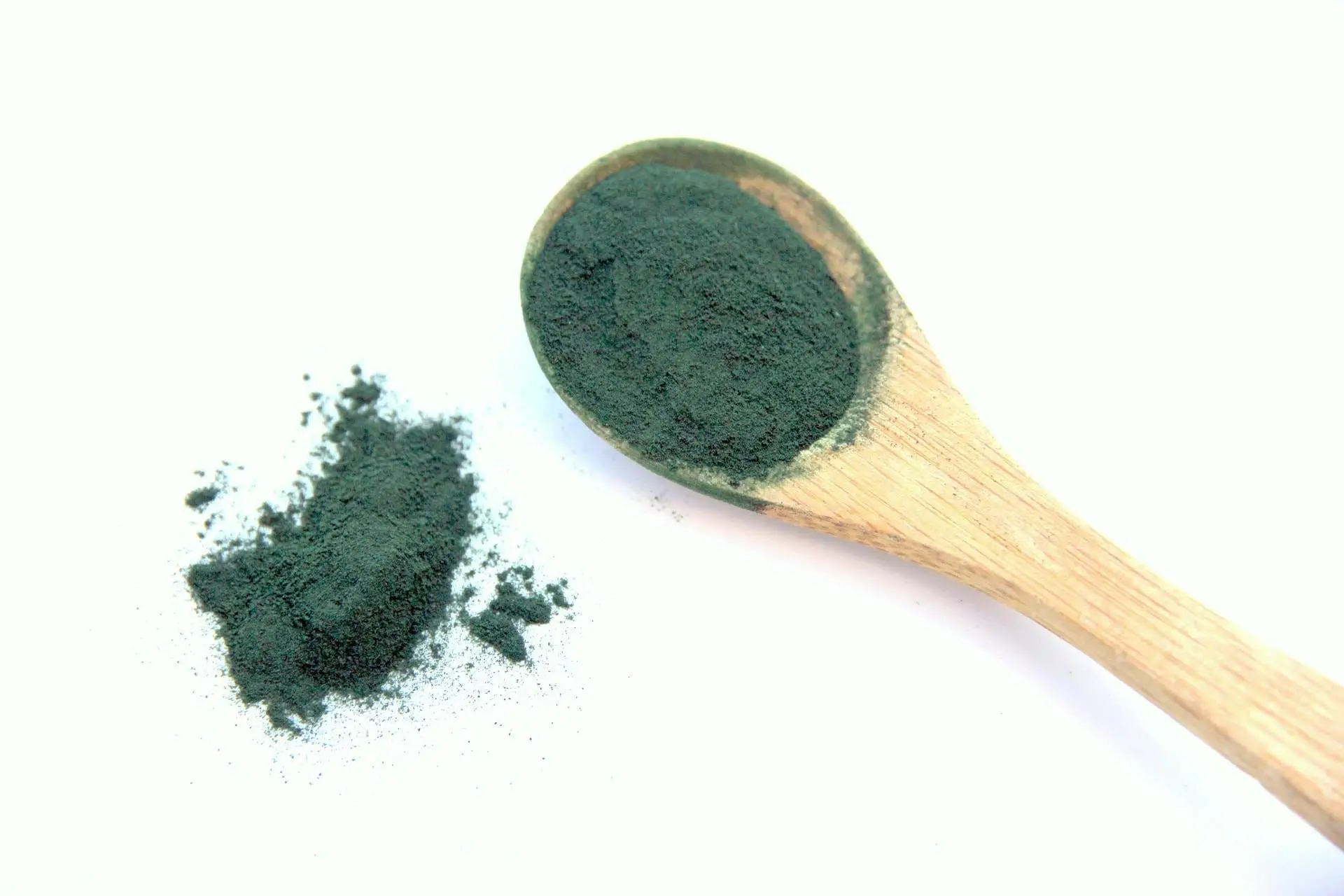 spirulina właściwości na twarz na skórę na włosy