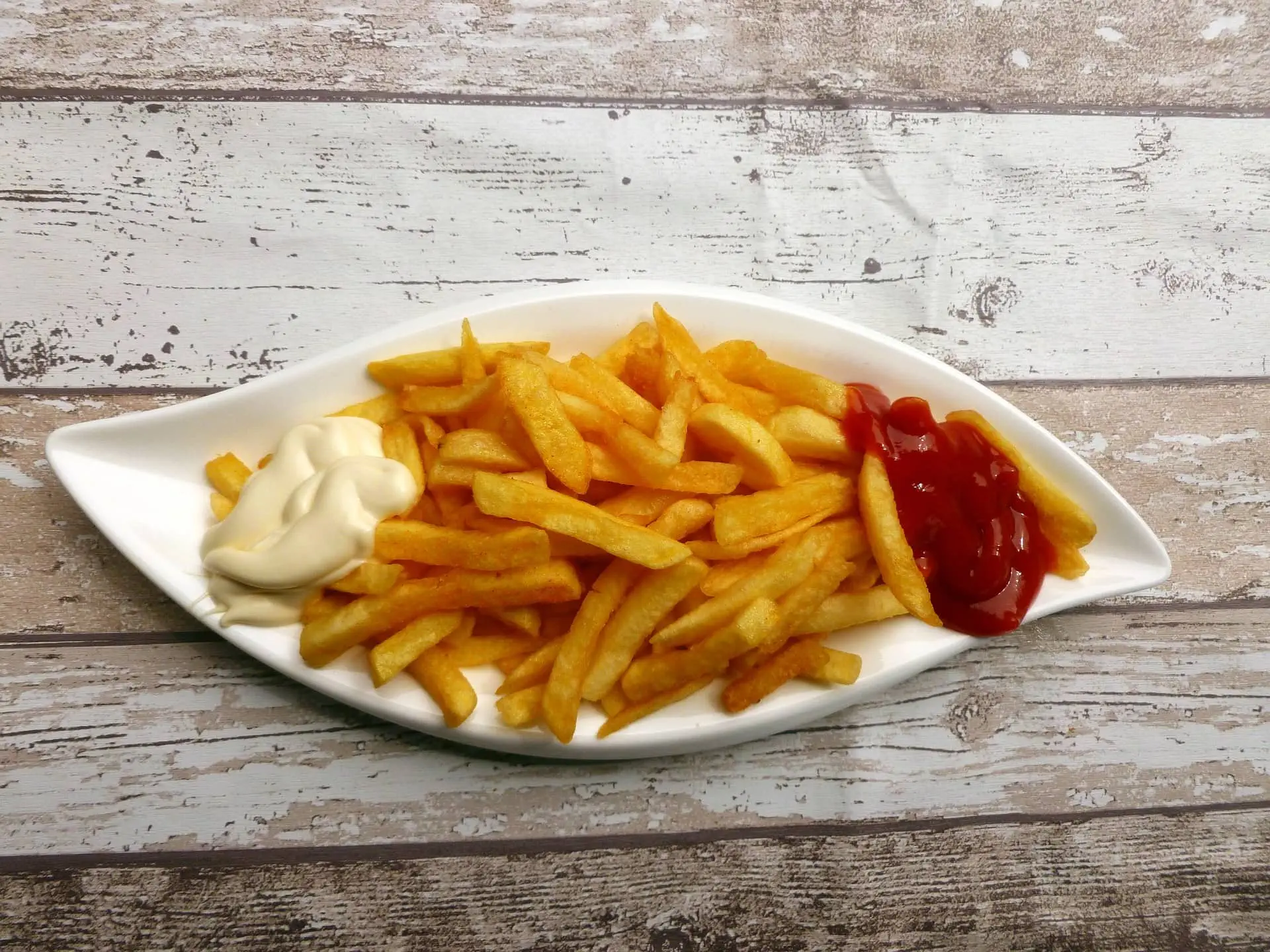 czym się różnią frytki belgijskie od holenderskich?
